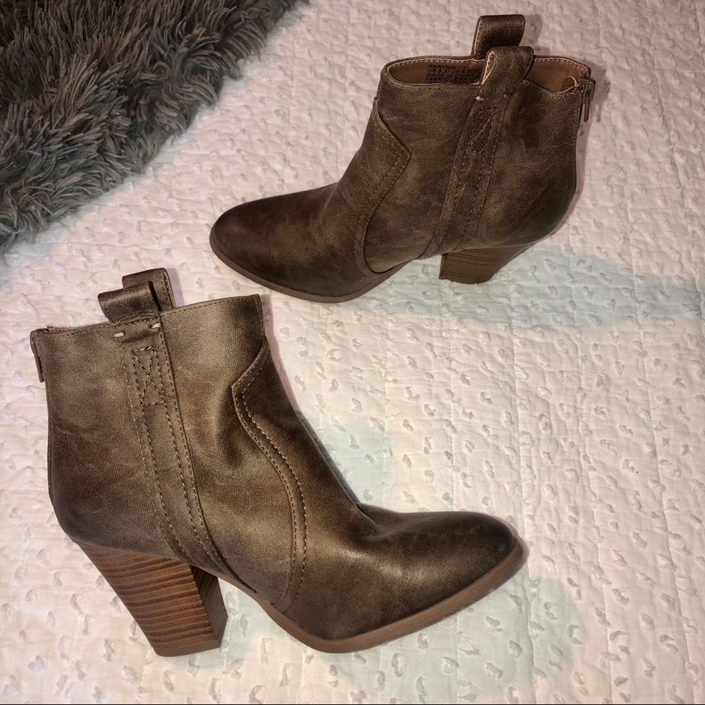 NWOT Brown Booties - JustFab Tarynn